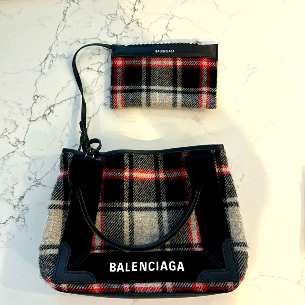 Authentic Cabas XS Balenciaga wool cross body/ small handle purse w/zip pouch
